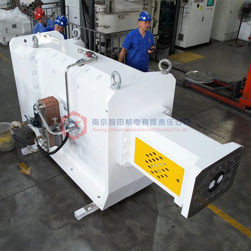 High torque density 18 Nm / cm³ per shaft SHE135L Gearbox for Co-rotating Parallel Twin Screw Extruders