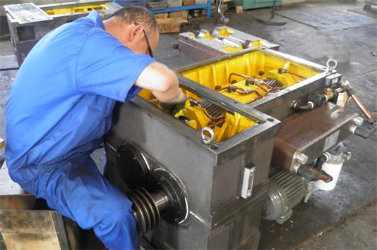 Pellet Machine Parts SHTD65N High Ratio Gearbox Cast Iron Materials For ...